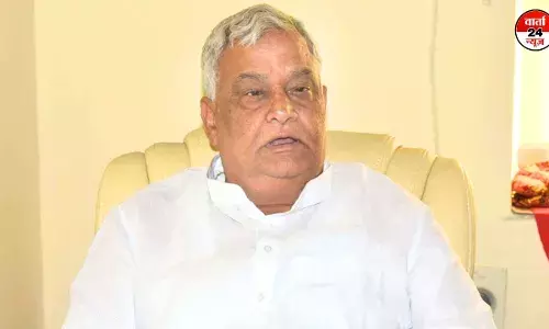 किरोड़ीलाल मीणा ने मंत्री पद से दिया इस्तीफा, कांग्रेसी नेता मांग रहे थे इस्तीफा किरोड़ीलाल मीणा ने मंत्री पद से दिया इस्तीफा, कांग्रेसी नेता मांग रहे थे इस्तीफा