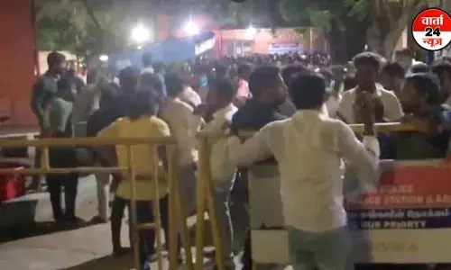 बहुजन समाज पार्टी अध्यक्ष आर्मस्ट्रांग की हत्या, पार्टी के लोग सड़कों पर कर रहे प्रदर्शन, आरोपियों की तत्काल गिरफ्तारी की मांग बहुजन समाज पार्टी अध्यक्ष आर्मस्ट्रांग की हत्या, पार्टी के लोग सड़कों पर कर रहे प्रदर्शन, आरोपियों की तत्काल गिरफ्तारी की मांग