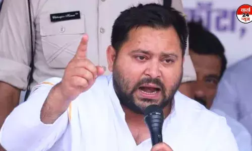 चार दिनों में 41 अपराधों की सूची जारी करते हुए तेजस्वी यादव ने पीएम नरेंद्र मोदी और बिहार के सीएम नीतीश कुमार को कहा अवतारी चार दिनों में 41 अपराधों की सूची जारी करते हुए तेजस्वी यादव ने पीएम नरेंद्र मोदी और बिहार के सीएम नीतीश कुमार को कहा अवतारी