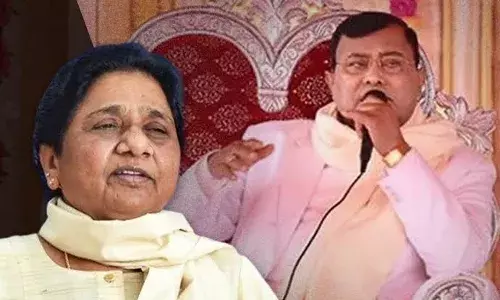 बाबा पर निशाना साध अपने वोट बैंक की वापसी की राजनीति कर रही हैं मायावती बाबा पर निशाना साध अपने वोट बैंक की वापसी की राजनीति कर रही हैं मायावती