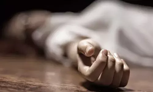 मां की डांट से नाराज छात्रा ने बहुमंजिला इमारत से कूदकर दी जान मां की डांट से नाराज छात्रा ने बहुमंजिला इमारत से कूदकर दी जान