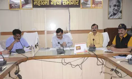 सोसायटियों में लिफ्ट खराब होने से हो रही दुर्घटनाओं को लेकर डीएम ने की बैठक, जानें संबंधित एजेंसी व आरडब्ल्यूए को क्या दिए निर्देश सोसायटियों में लिफ्ट खराब होने से हो रही दुर्घटनाओं को लेकर डीएम ने की बैठक, जानें संबंधित एजेंसी व आरडब्ल्यूए को क्या दिए निर्देश