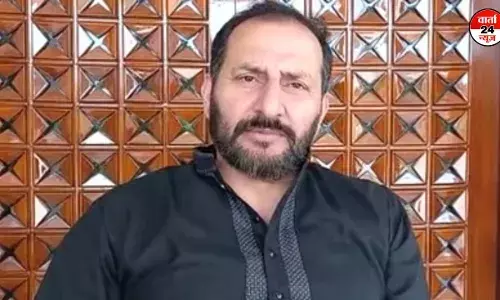 बाहुबली छवि के बिहार के मंत्री नीरज बबलू ने दिया विवादित बयान! कहा- अपराधियों को सीधे गोली मार दे पुलिस बाहुबली छवि के बिहार के मंत्री नीरज बबलू ने दिया विवादित बयान! कहा- अपराधियों को सीधे गोली मार दे पुलिस