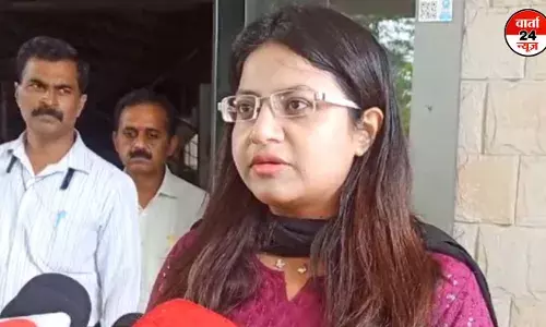 प्रशिक्षु आईएएस पूजा खेडकर की मां मनोरमा खेडकर को किया गया गिरफ्तार, अवैध पिस्टल रखने का था आरोप प्रशिक्षु आईएएस पूजा खेडकर की मां मनोरमा खेडकर को किया गया गिरफ्तार, अवैध पिस्टल रखने का था आरोप