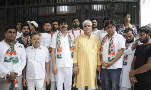 बेटे की शादी के खाने में खर्च हुए बिल को सरकारी कोष से जमा कराने का विरोध बेटे की शादी के खाने में खर्च हुए बिल को सरकारी कोष से जमा कराने का विरोध