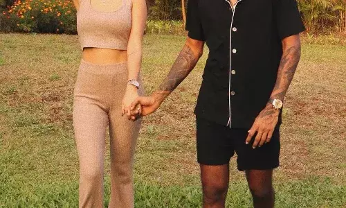 नताशा ने छोड़ा हार्दिक पांड्या का घर, वापस लौटी अपने देश! नताशा ने छोड़ा हार्दिक पांड्या का घर, वापस लौटी अपने देश!