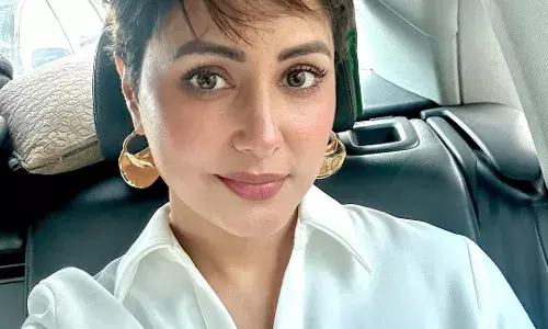 हिना खान का नया लुक आया सामने हिना खान का नया लुक आया सामने