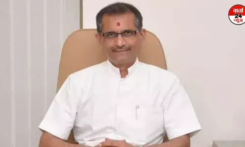 पूजा खेडकर विवाद के बीच यूपीएससी के अध्यक्ष मनोज सोनी ने कार्यकाल खत्म होने से पहले दिया इस्तीफा