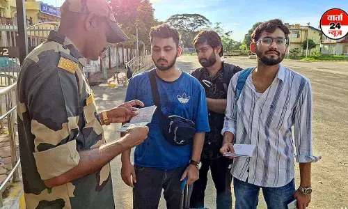 सरकारी नौकरियों में आरक्षण के खिलाफ बांग्लादेश में हिंसक आंदोलन, बीएसएफ ने 572 भारतीय छात्रों, 133 नेपाली छात्रों और 4 भूटानी छात्रों को सुरक्षित वहां से लाया सरकारी नौकरियों में आरक्षण के खिलाफ बांग्लादेश में हिंसक आंदोलन, बीएसएफ ने 572 भारतीय छात्रों, 133 नेपाली छात्रों और 4 भूटानी छात्रों को सुरक्षित वहां से लाया