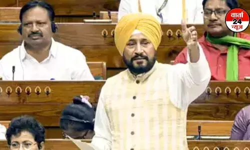 चरणजीत सिंह चन्नी के बयान पर भाजपा ने किया हंगामा, कांग्रेस ने कहा- चन्नी द्वारा व्यक्त किए गए विचार उनके अपने हैं चरणजीत सिंह चन्नी के बयान पर भाजपा ने किया हंगामा, कांग्रेस ने कहा- चन्नी द्वारा व्यक्त किए गए विचार उनके अपने हैं