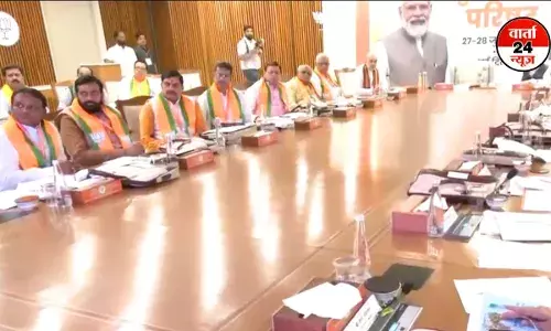 भाजपा के सीएम और डिप्टी सीएम की बैठक में वित्त मंत्री ने समझाया कि इस बजट में रोजगार शब्द का हर अक्षर कैसे समाहित है