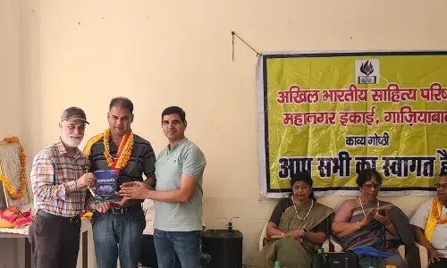 पावस काव्य गोष्ठी में कवियों ने सावन की फुहारों से सराबोर कविताएं सुनाकर गर्मी में शीतलता का अहसास कराया
