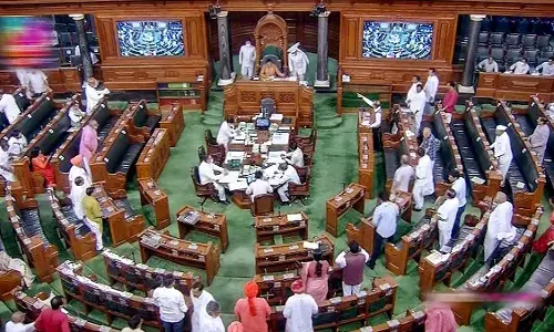 जाति जनगणना की लड़ाई संसद में गरमाई! लोकसभा की कार्यवाही 12 बजे तक स्थगित जाति जनगणना की लड़ाई संसद में गरमाई! लोकसभा की कार्यवाही 12 बजे तक स्थगित