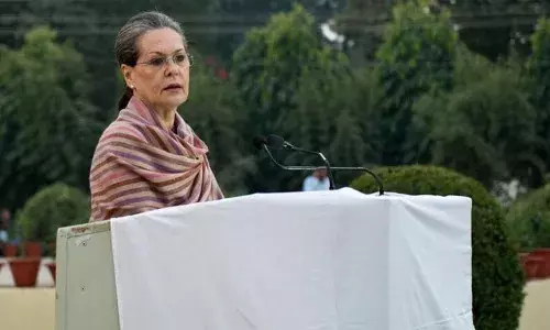 कांग्रेस संसदीय दल की बैठक में सोनिया गांधी ने कहा- माहौल हमारे पक्ष में है, हमें एकजुट होकर काम करना होगा कांग्रेस संसदीय दल की बैठक में सोनिया गांधी ने कहा- माहौल हमारे पक्ष में है, हमें एकजुट होकर काम करना होगा