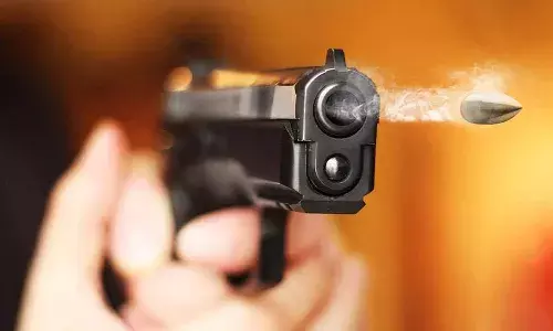 चौंकाने वाली घटना: 5 साल के नर्सरी क्लास के बच्चे ने तीसरी क्लास के स्टूडेंट के ऊपर चलाई गोली, बच्चा गंभीर रूप से घायल