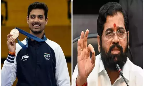 पेरिस में कांस्य पदक जीतने पर ओलंपियन स्वप्निल कुसाले को सीएम एक नाथ शिंदे ने 1 करोड़ रुपये देने की घोषणा की पेरिस में कांस्य पदक जीतने पर ओलंपियन स्वप्निल कुसाले को सीएम एक नाथ शिंदे ने 1 करोड़ रुपये देने की घोषणा की