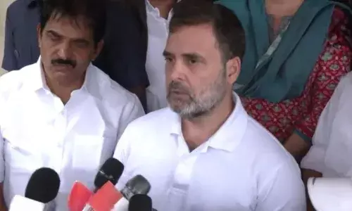 वायनाड दौरा के दूसरे दिन राहुल गांधी ने प्रशासन, पंचायत के साथ बैठक की, कहा- मुद्दे को दिल्ली और केरल के सीएम के समक्ष उठाऊंगा वायनाड दौरा के दूसरे दिन राहुल गांधी ने प्रशासन, पंचायत के साथ बैठक की, कहा- मुद्दे को दिल्ली और केरल के सीएम के समक्ष उठाऊंगा