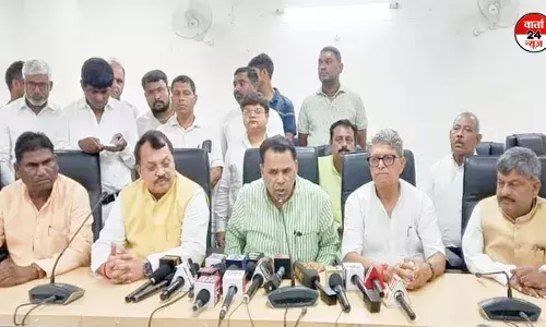 अयोध्या गैंगरेप: दुष्कर्म पीड़िता को केजीएमयू लखनऊ किया रेफर! मोईद खान के समर्थक अब भी दे रहे धमकी, भाजपा नेता नरेंद्र कश्यप ने कहा धमकी देने वाले को छोड़ेंगे नहीं अयोध्या गैंगरेप: दुष्कर्म पीड़िता को केजीएमयू लखनऊ किया रेफर! मोईद खान के समर्थक अब भी दे रहे धमकी, भाजपा नेता नरेंद्र कश्यप ने कहा धमकी देने वाले को छोड़ेंगे नहीं