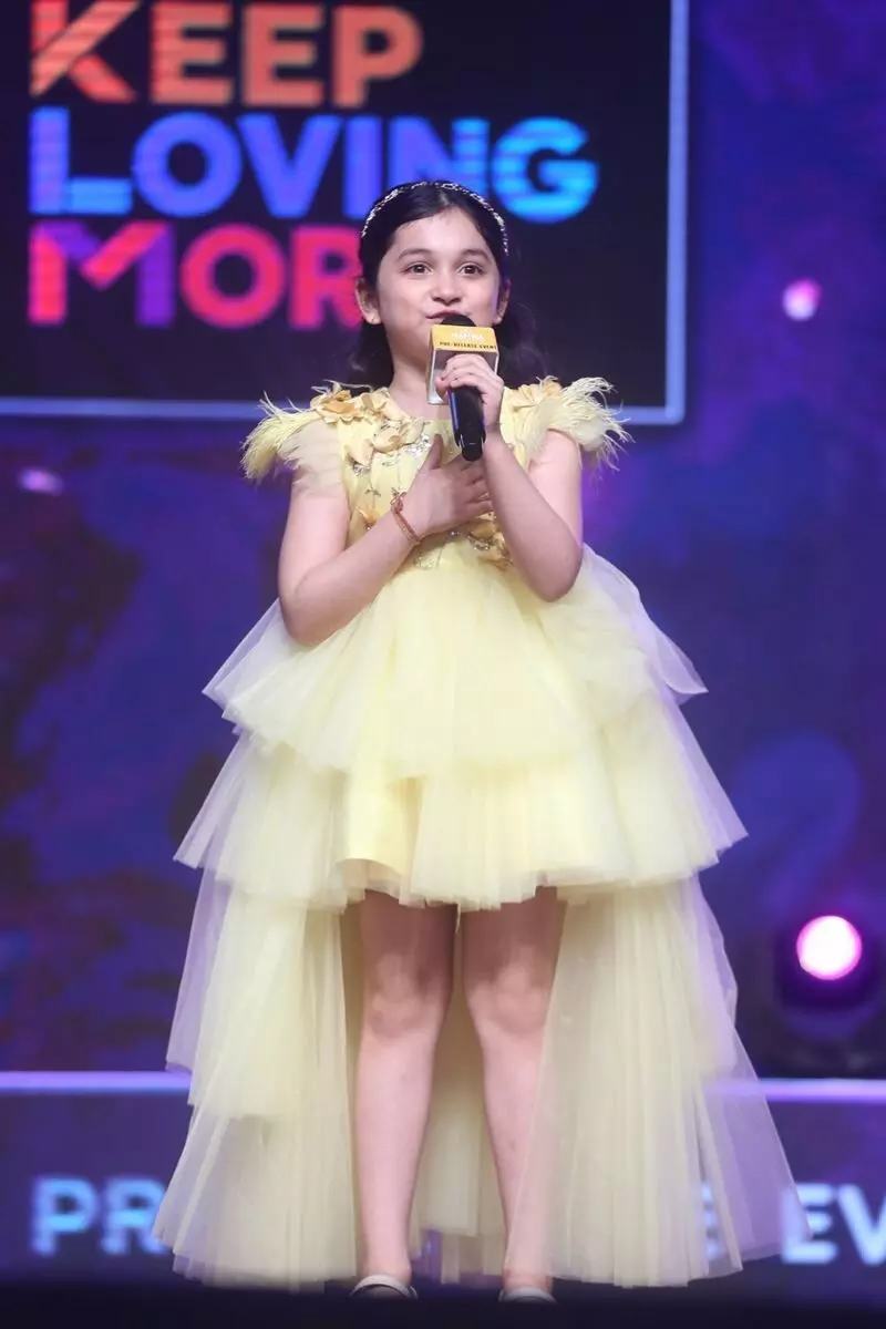 शादी से पहले ही मां बनी मृणाल ठाकुर शादी से पहले ही मां बनी मृणाल ठाकुर