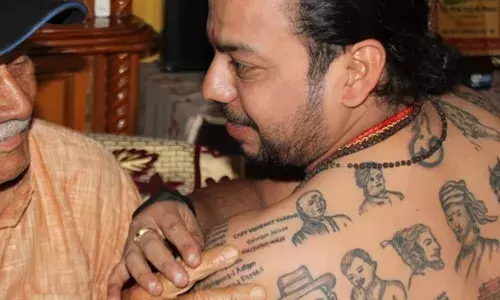 शहीदों से प्रेम में शख्स ने गुदवाए शरीर पर 631 नाम और उनकी तस्वीरें