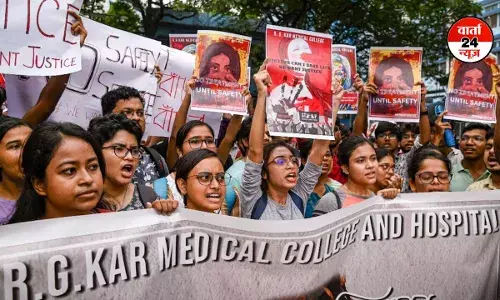 कोलकाता रेप कांड के दरिंदे ने पुलिस गिरफ्त में कबूला जुर्म, फिर उसने पुलिस से जो कहा वह जानकर चौंक जाएंगे! कोलकाता रेप कांड के दरिंदे ने पुलिस गिरफ्त में कबूला जुर्म, फिर उसने पुलिस से जो कहा वह जानकर चौंक जाएंगे!