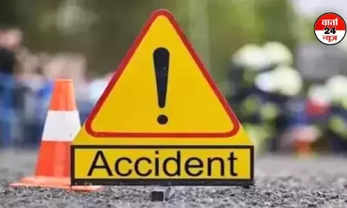 तेज बारिश के कारण गाड़ी में सवार लोग पानी में बह गए, 9 लोगों की मौत तेज बारिश के कारण गाड़ी में सवार लोग पानी में बह गए, 9 लोगों की मौत