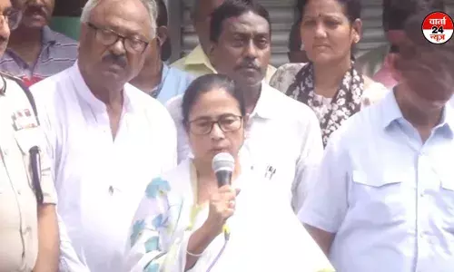 ममता बनर्जी ने दिया अल्टीमेटम: अगर पुलिस रविवार तक रेपकांड मामले को नहीं सुलझाई तो जांच सीबीआई को सौंप देंगे ममता बनर्जी ने दिया अल्टीमेटम: अगर पुलिस रविवार तक रेपकांड मामले को नहीं सुलझाई तो जांच सीबीआई को सौंप देंगे