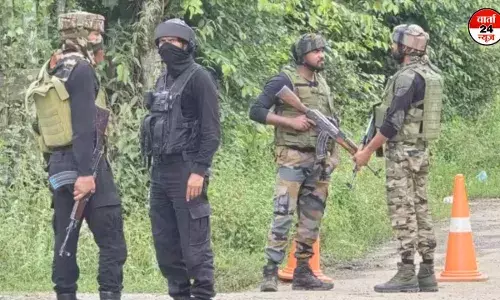 डोडा में सुरक्षाबलों और आतंकियों के बीच मुठभेड़ में कैप्टन शहीद, दिल्ली में रक्षा मंत्री कर रहे हैं हाई लेवल मीटिंग डोडा में सुरक्षाबलों और आतंकियों के बीच मुठभेड़ में कैप्टन शहीद, दिल्ली में रक्षा मंत्री कर रहे हैं हाई लेवल मीटिंग