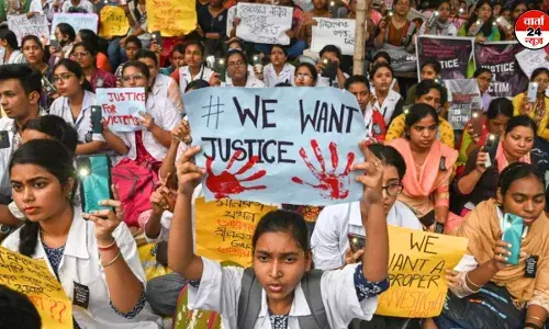 कोलकाता महिला डॉक्टर रेपकांड को लेकर अंतरराष्ट्रीय स्तर पर भी विरोध प्रदर्शन, न्यूयॉर्क से लेकर जर्मनी-लंदन तक लोगों में आक्रोश कोलकाता महिला डॉक्टर रेपकांड को लेकर अंतरराष्ट्रीय स्तर पर भी विरोध प्रदर्शन, न्यूयॉर्क से लेकर जर्मनी-लंदन तक लोगों में आक्रोश