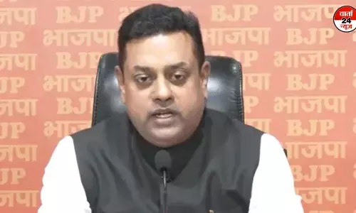 भाजपा सांसद संबित पात्रा ने कर्नाटक के सीएम सिद्धारमैया से मांगा इस्तीफा, कहा-5000 करोड़ का है मुडा घोटाला भाजपा सांसद संबित पात्रा ने कर्नाटक के सीएम सिद्धारमैया से मांगा इस्तीफा, कहा-5000 करोड़ का है मुडा घोटाला