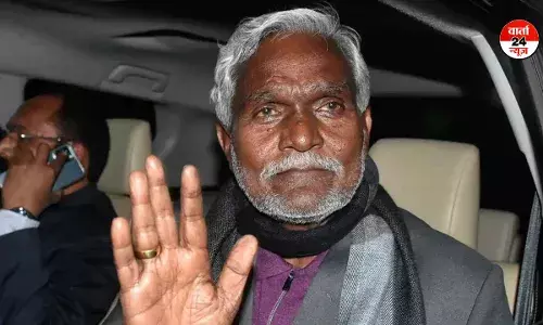 झारखंड के पूर्व सीएम चंपई सोरेन ने दिल्ली पहुंचते तोड़ी चुप्पी, क्या भाजपा में होंगे शामिल झारखंड के पूर्व सीएम चंपई सोरेन ने दिल्ली पहुंचते तोड़ी चुप्पी, क्या भाजपा में होंगे शामिल