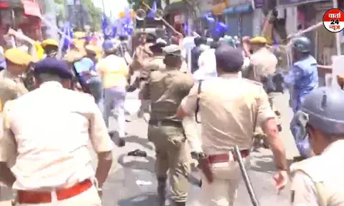 पटना में भारत बंद के समर्थक के ऊपर पुलिस ने की लाठीचार्ज, सहरसा में रोकी ट्रेनें पटना में भारत बंद के समर्थक के ऊपर पुलिस ने की लाठीचार्ज, सहरसा में रोकी ट्रेनें