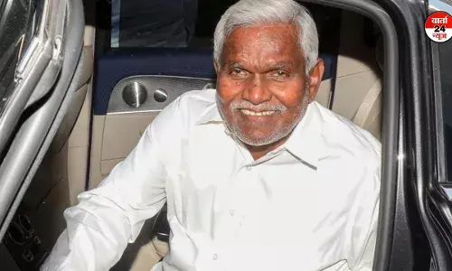 चंपई सोरेन राजनीति से नहीं लेंगे संन्यास, नई पार्टी बनाएंगे चंपई सोरेन राजनीति से नहीं लेंगे संन्यास, नई पार्टी बनाएंगे