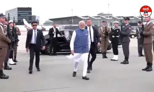 पीएम मोदी पोलैंड के वारसॉ से हुए रवाना, अब जाएंगे यूक्रेन पीएम मोदी पोलैंड के वारसॉ से हुए रवाना, अब जाएंगे यूक्रेन