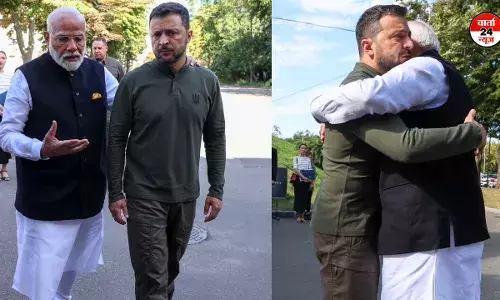 कीव में पीएम मोदी जेलेंस्की से मिले गले, शहीद प्रदर्शनी में बच्चों की स्मृति को किया नमन कीव में पीएम मोदी जेलेंस्की से मिले गले, शहीद प्रदर्शनी में बच्चों की स्मृति को किया नमन