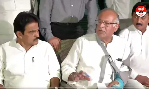 जम्मू-कश्मीर विधानसभा चुनाव कांग्रेस-नेशनल कांफ्रेंस के सीटों के बंटवारे का हुआ एलान, जानें कौन कितनी सीट पर लड़ेगी चुनाव जम्मू-कश्मीर विधानसभा चुनाव कांग्रेस-नेशनल कांफ्रेंस के सीटों के बंटवारे का हुआ एलान, जानें कौन कितनी सीट पर लड़ेगी चुनाव