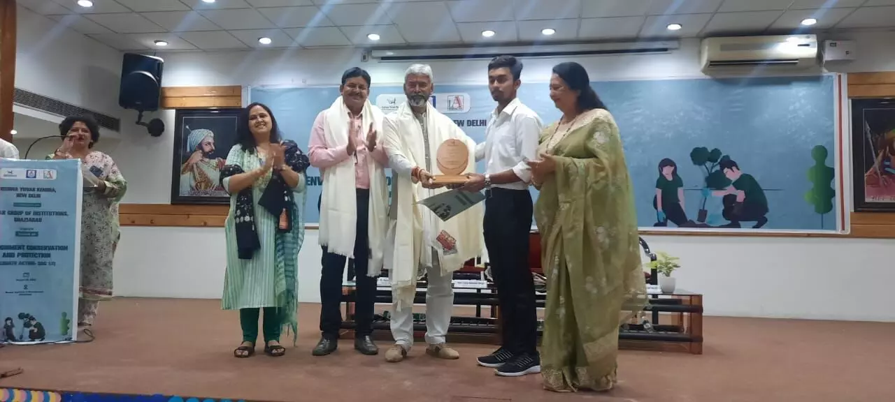 भारत में जल का विश्वविद्यालय भी बनना चाहिए जिसमें जल को लेकर अध्ययन व शोध भी हो -पद्मश्री पांडेय भारत में जल का विश्वविद्यालय भी बनना चाहिए जिसमें जल को लेकर अध्ययन व शोध भी हो -पद्मश्री पांडेय