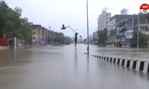 गुजरात में भरी बारिश से सात लोगों की मौत, 22 राज्यों में आज भी अलर्ट जारी, पीएम मोदी ने गुजरात के सीएम से की बात