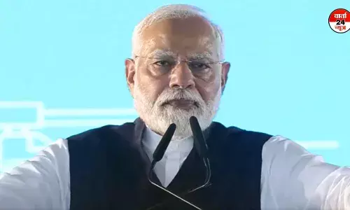 महाराष्ट्र के पालघर में पीएम मोदी ने शिवाजी की प्रतिमा गिरने पर सिर झुकाकर मांगी माफी