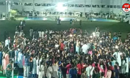 कॉलेज के गर्ल्स हॉस्टल के वॉशरूम में हिडन कैमरा, मिले 300 अश्लील वीडियो, विरोध में प्रदर्शन के बीच सीएम ने दिए जांच के आदेश कॉलेज के गर्ल्स हॉस्टल के वॉशरूम में हिडन कैमरा, मिले 300 अश्लील वीडियो, विरोध में प्रदर्शन के बीच सीएम ने दिए जांच के आदेश