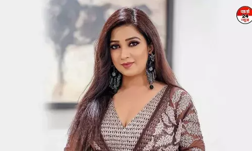 डॉक्टर दुष्कर्म-हत्या के विरोध के बीच श्रेया घोषाल ने कोलकाता कॉन्सर्ट किया स्थगित डॉक्टर दुष्कर्म-हत्या के विरोध के बीच श्रेया घोषाल ने कोलकाता कॉन्सर्ट किया स्थगित