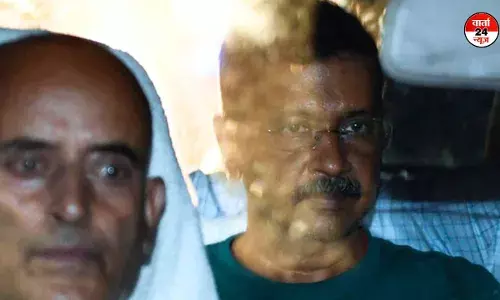 मानहानि मामले में केजरीवाल समेत आप नेताओं को दिल्ली हाईकोर्ट से झटका मानहानि मामले में केजरीवाल समेत आप नेताओं को दिल्ली हाईकोर्ट से झटका