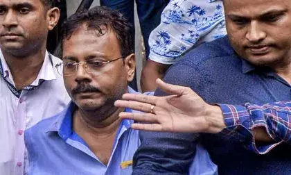 आरजी कर अस्पताल के पूर्व प्रिंसिपल संदीप घोष को कोर्ट ले जाते समय भीड़ ने मारा थप्पड़