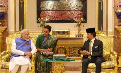 ब्रुनेई के सुल्तान हाजी हसनल बोल्किया से पीएम मोदी ने की मुलाकात, कहा- भारत-ब्रुनेई की मित्रता का आधार हमारी सांस्कृतिक और परंपरा है ब्रुनेई के सुल्तान हाजी हसनल बोल्किया से पीएम मोदी ने की मुलाकात, कहा- भारत-ब्रुनेई की मित्रता का आधार हमारी सांस्कृतिक और परंपरा है