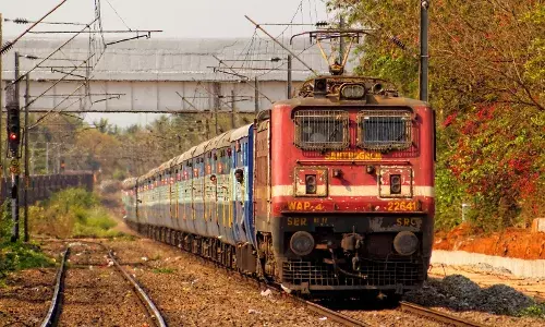 भारतीय रेलवे के कर्मचारियों का 100 रुपये में होगा इलाज, AIIMS और PGI जैसे अस्पतालों में मिलेगी सुविधा भारतीय रेलवे के कर्मचारियों का 100 रुपये में होगा इलाज, AIIMS और PGI जैसे अस्पतालों में मिलेगी सुविधा