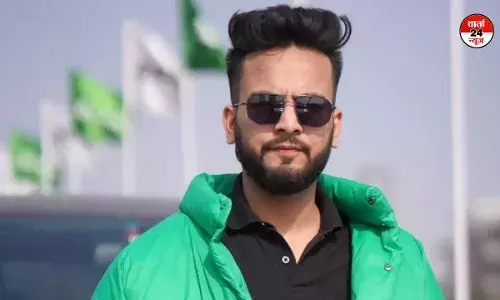 मनी लॉन्ड्रिंग एक्ट में फंसे यूट्यूबर एल्विश यादव, आठ घंटे तक की गई पूछताछ मनी लॉन्ड्रिंग एक्ट में फंसे यूट्यूबर एल्विश यादव, आठ घंटे तक की गई पूछताछ