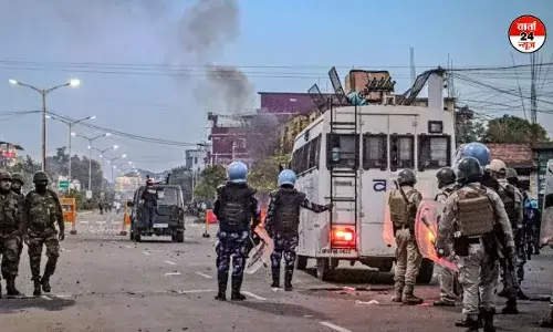 मणिपुर के जिरिबाम जिले में हुई हिंसा में पांच लोगों की मौत, पुलिस और सुरक्षा बल अलर्ट पर मणिपुर के जिरिबाम जिले में हुई हिंसा में पांच लोगों की मौत, पुलिस और सुरक्षा बल अलर्ट पर