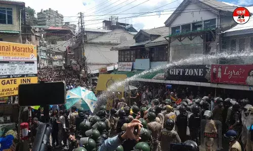 शिमला में मस्जिद विवाद पर दोबारा लाठीचार्ज कर पुलिस ने हालात पर पाया काबू, सीएम सुक्खू ने डीजीपी को किया तलब शिमला में मस्जिद विवाद पर दोबारा लाठीचार्ज कर पुलिस ने हालात पर पाया काबू, सीएम सुक्खू ने डीजीपी को किया तलब