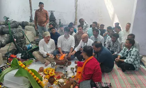 विंडसर एंड नोवा अपार्टमेंट ओनर एसोसिएशन शिप्रा सन सिटी में विश्वकर्मा पूजा