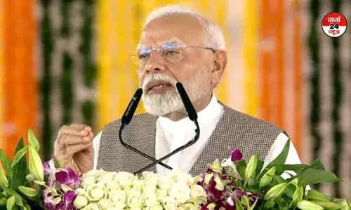 पीएम मोदी ने पीएम विश्वकर्मा लाभार्थियों को दिया प्रमाण पत्र, 15,000 रुपये का ई-वाउचर, कारोबार बढ़ाने के लिए बिना गारंटी के 3 लाख रुपये का दिया जाएगा लोन